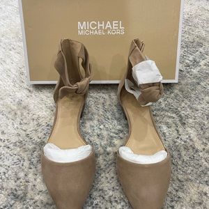 Brand New Michael Kors Suede Flats size 6
